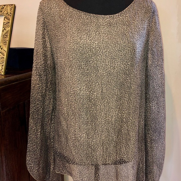 Stylish Silk Top - Picture 7 of 8